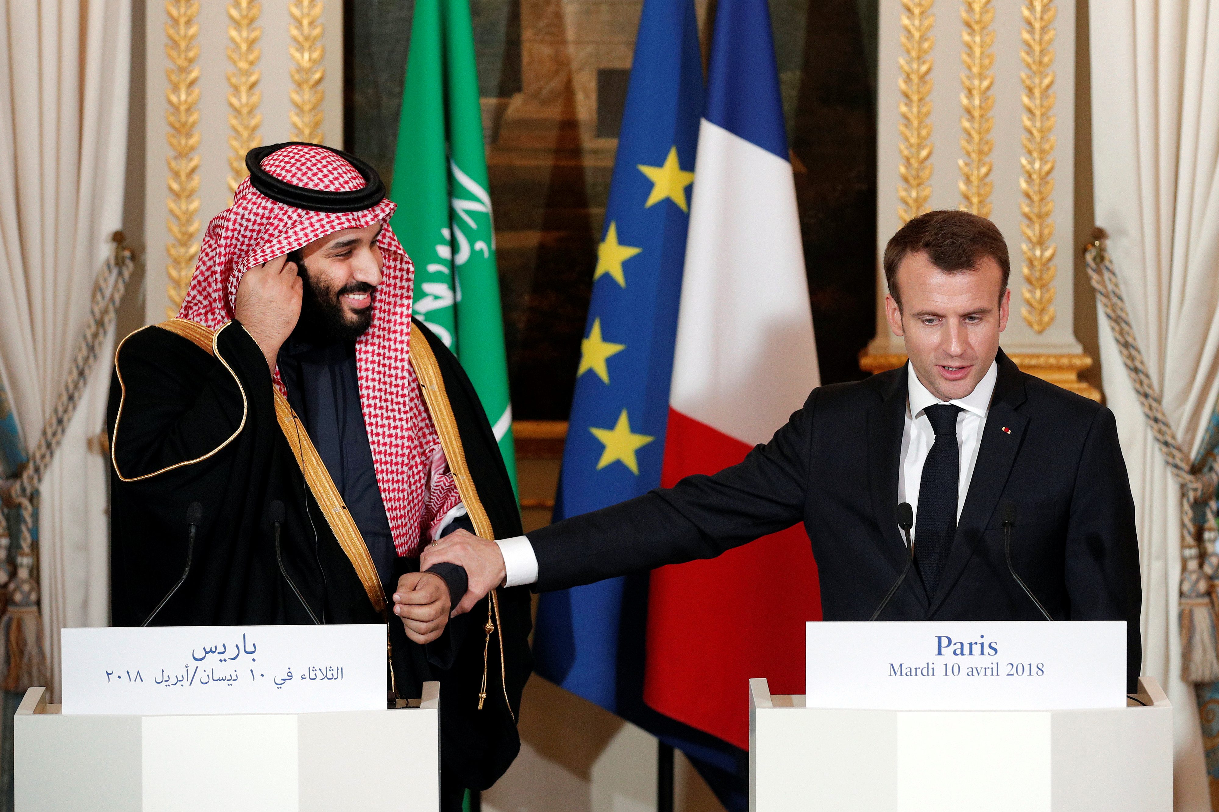 صحفية حاولت إحراج ولي العهد السعودي بسؤالها عن عدم ظهور زوجته برفقته، فردَّ عليها بصراحة