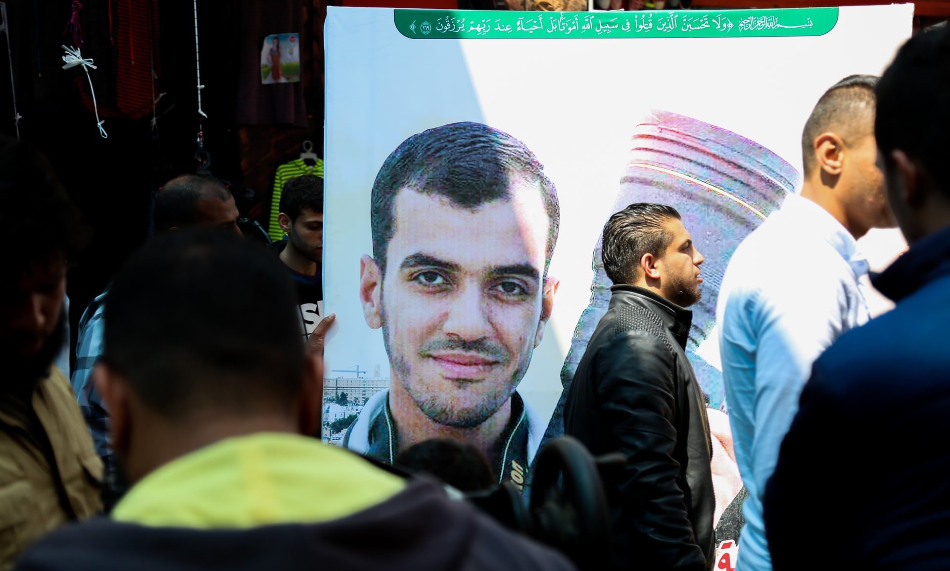 ياسر مرتجى.. الشاب الذي جسد نضال سكان غزة – يائسون لكنهم متحدون