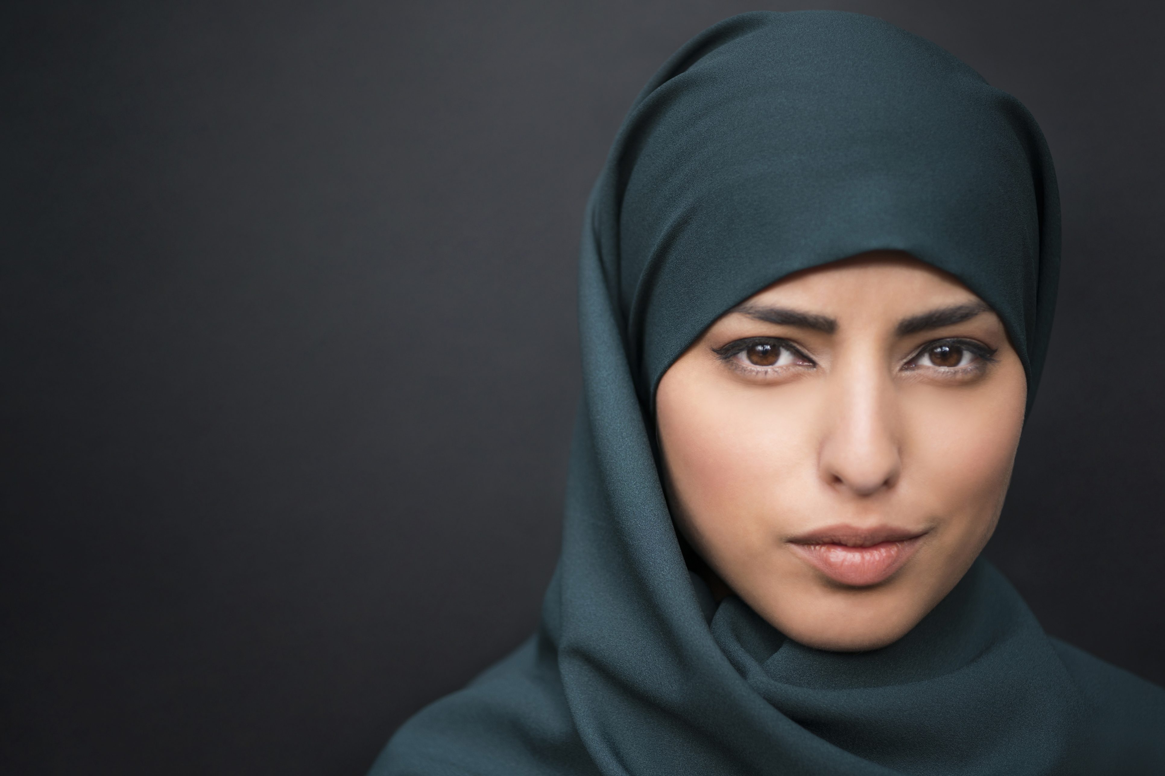 لأن عنصرية العرب أكبر من عنصرية ترمب.. قصة صديقتي البريطانية “نسرين”