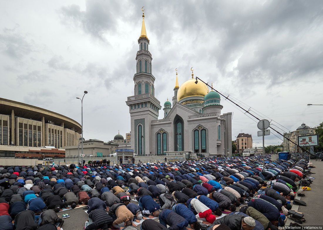 يصومون 20 ساعة ويجتمعون في خيم رمضانية روسية.. الصائمون هنا يصالحون خصومهم في رمضان
