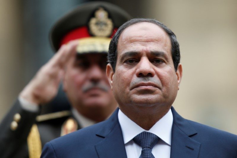 الرئيس المصري عبدالفتاح السيسي بصورة من أرشيف رويترز