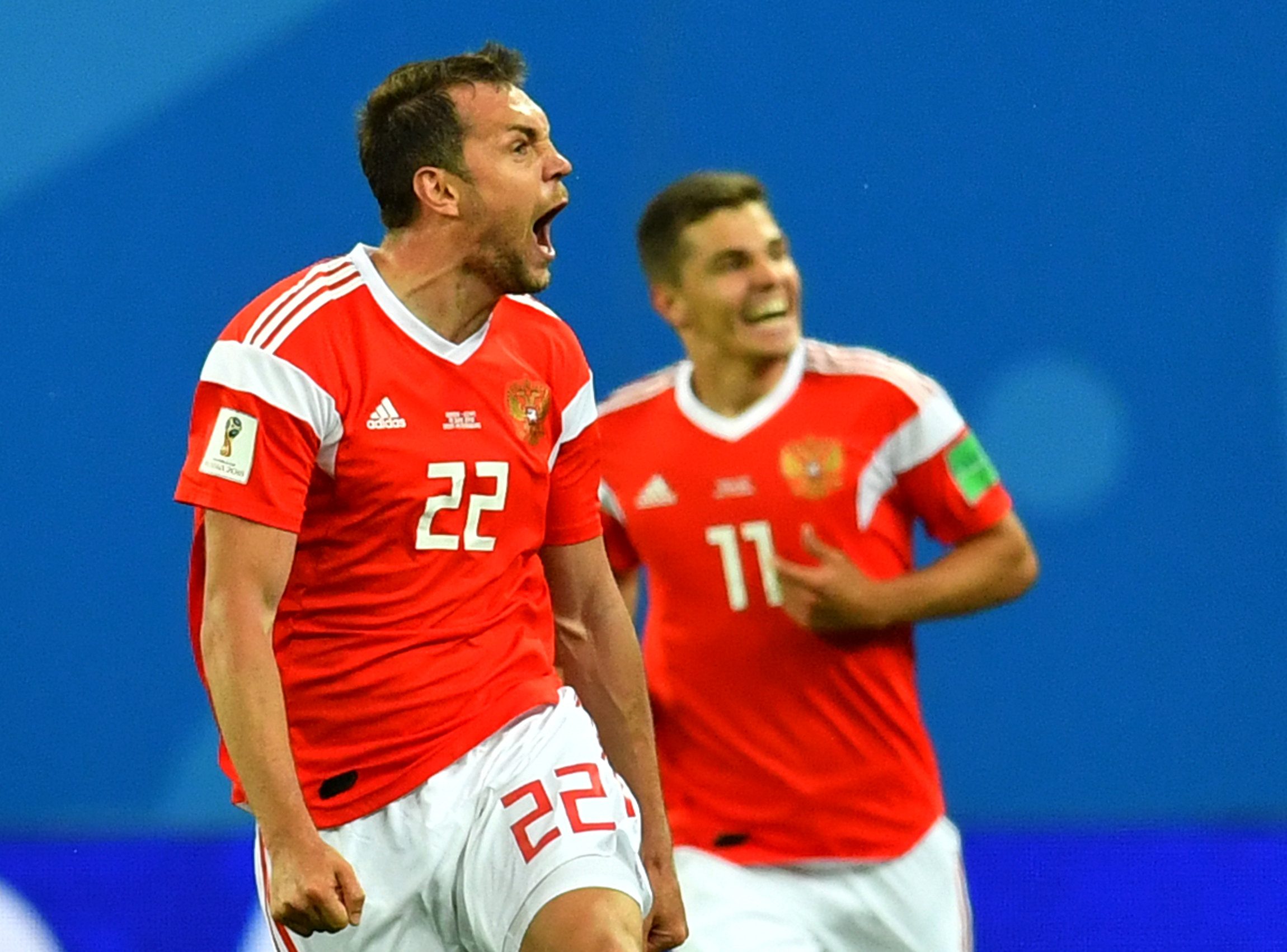مصر تنهار أمام روسيا.. وصلاح يكسر “عقدة” مجدي عبد الغني