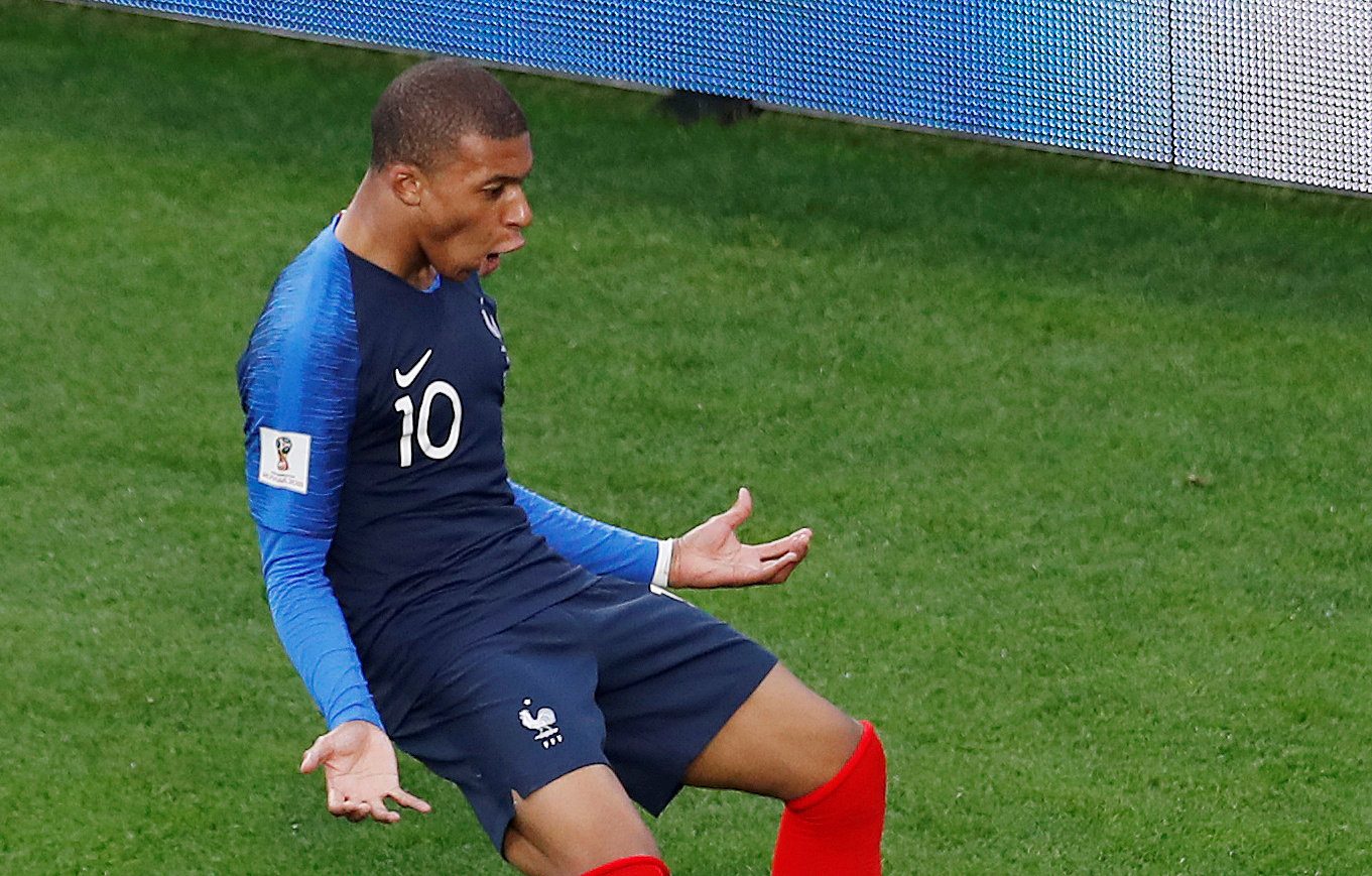 مبابي أصغر لاعب فرنسي يسجل في كأس العالم.. و”الديوك” إلى الدور الثاني