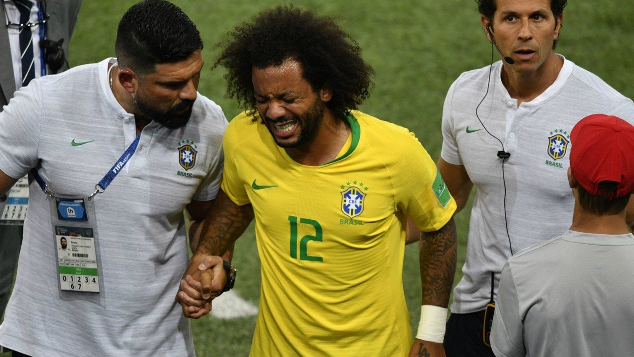 ما قصة إصابة مارسيلو خلال المباراة؟ طبيب المنتخب البرازيلي: فراش الفندق هو السبب!