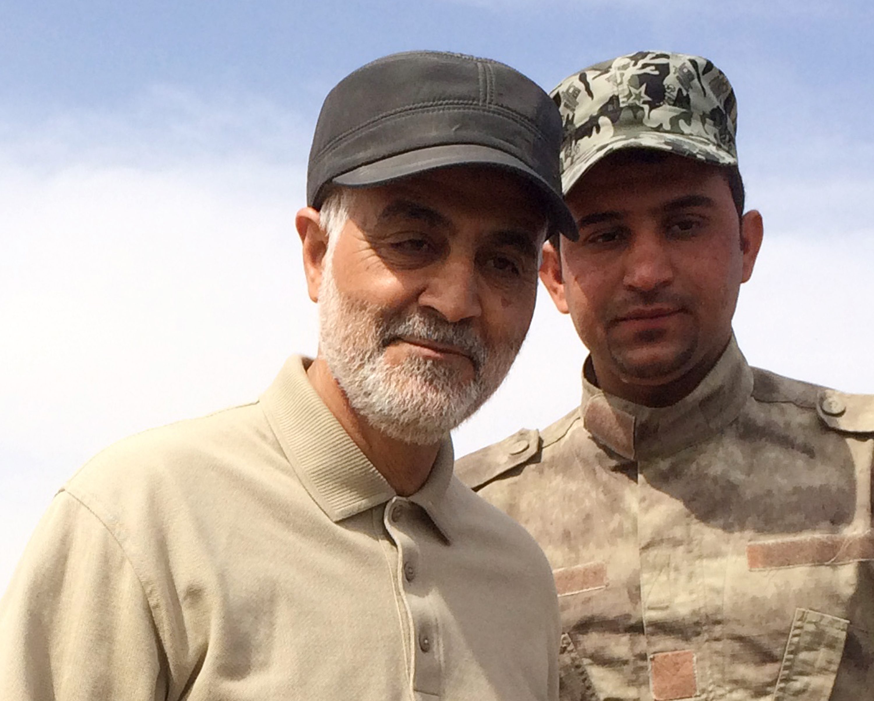 قاسم سليماني مخاطباً روحاني: “أقبّل يدك” وأنا في خدمتك لعرقلة صادرات نفط دول الخليج