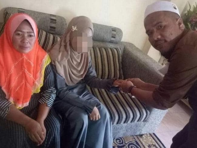 لعدم استخدام الإسلام لتبرير زواج الأطفال – محكمة شرعية تفرض غرامة 450 دولار على الماليزي الذي تزوَّج فتاةً تبلغ 11 عاماً!