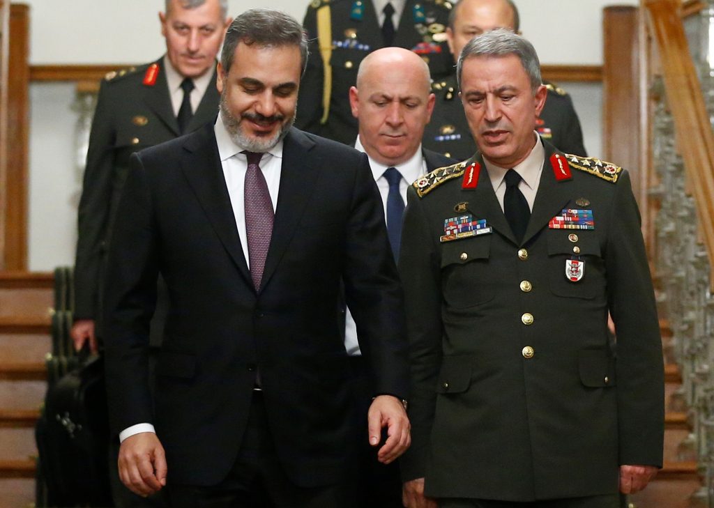 وزير الخارجية التركي هاكان فيدان، وزير الدفاع التركي الأسبق خلوصي آكار