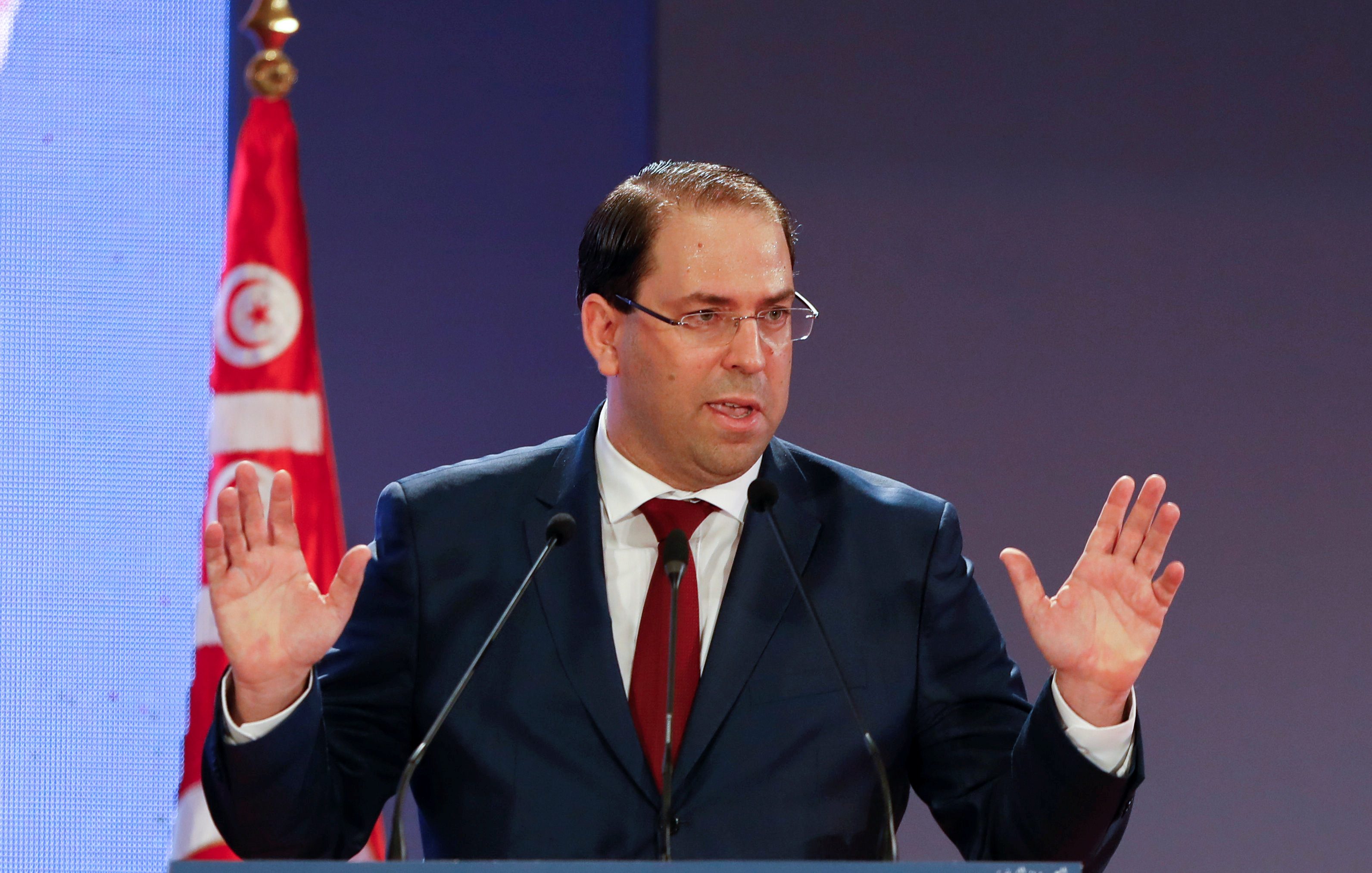 «نداء تونس» يجمِّد عضوية رئيس الحكومة.. لكنه قد ينضم لكتلة برلمانية أصبح لها وزن ثقيل بالبرلمان