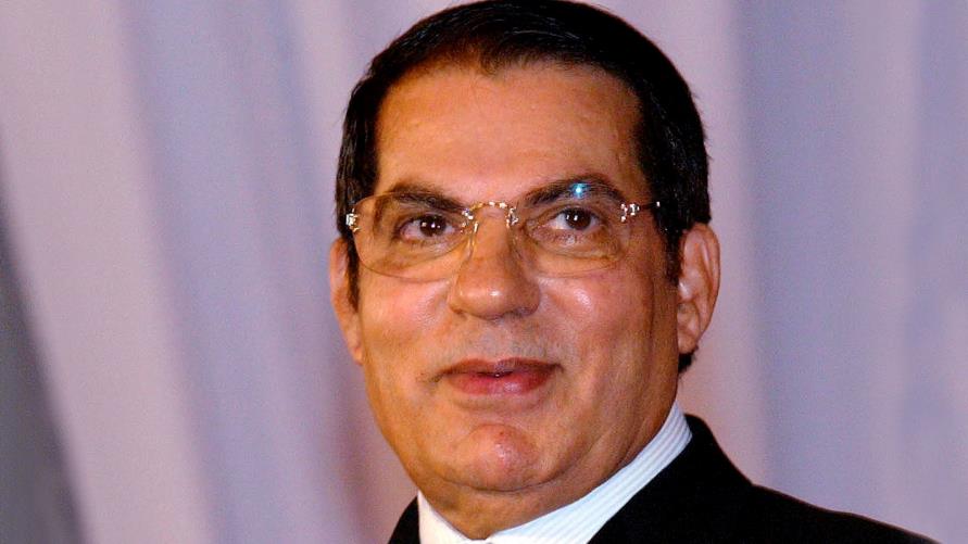 عرض سيارات «بن علي» وعائلته للبيع في تونس، وبدء التصرف في ممتلكات قيمتها 4 مليارات دولار (صور)