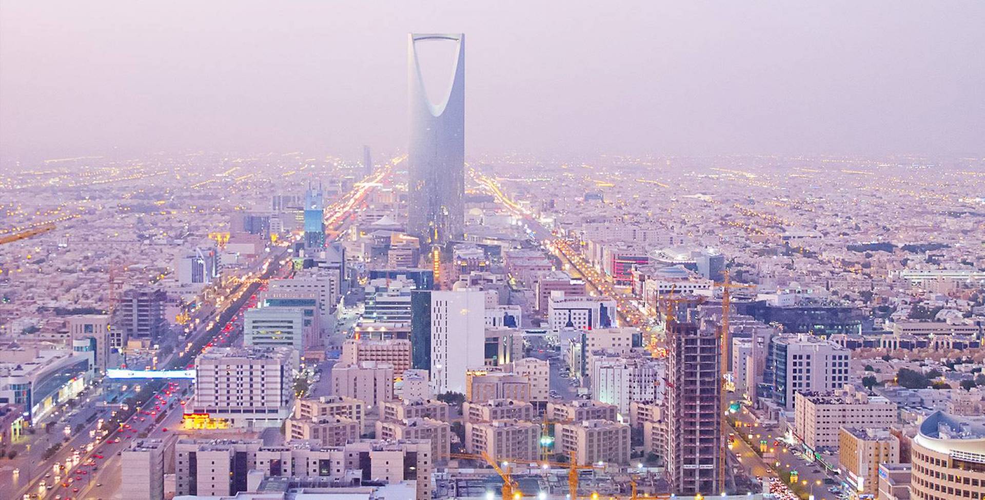 وسائل إعلام سعودية توضح خبر مصرع أميركي في تحطُّم هليكوبتر بالرياض