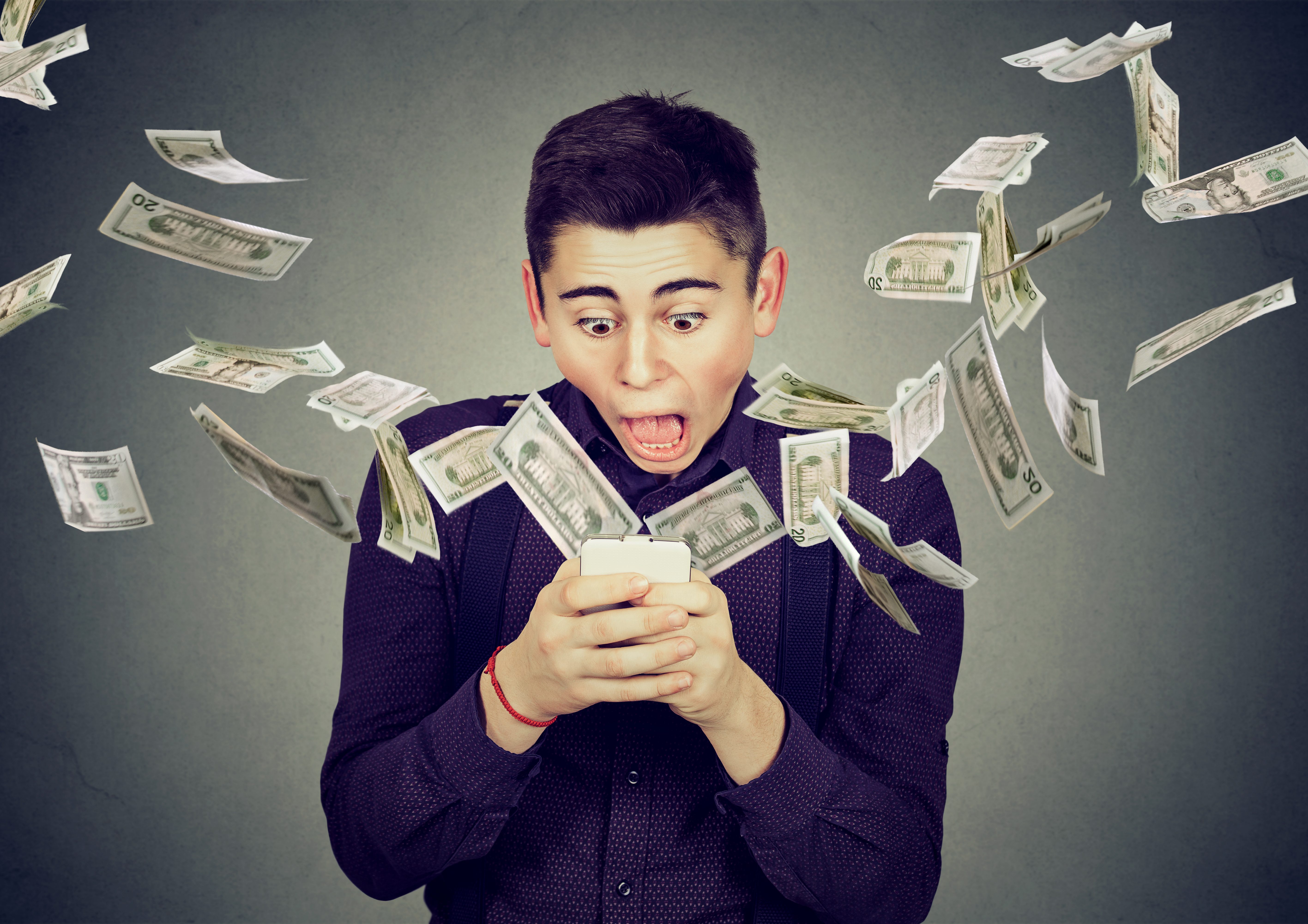 أعجبك أحد أجهزة iPhone الجديدة ولا تملك المال الكافي لشرائه؟ إليك عدّة طرق سريعة لاقتنائه