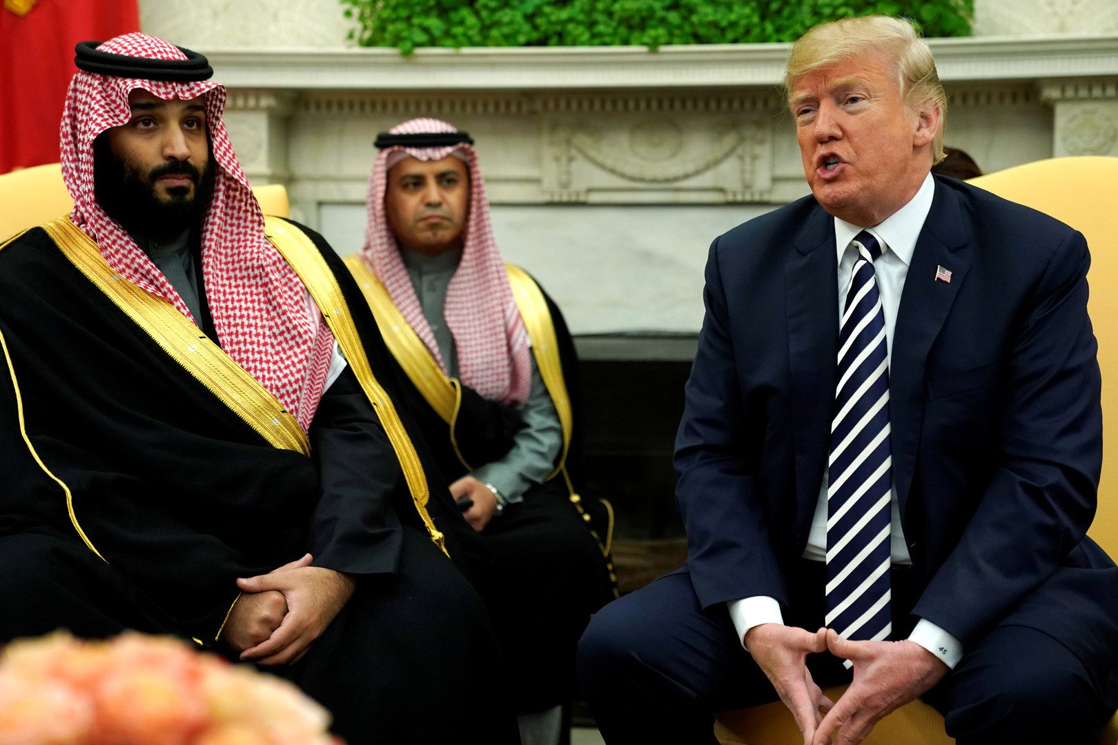 حصار قطر واحتجاز الحريري لن يمرّا.. سيناتور أميركي بارز يتعهد بفتح ملفات ولي العهد السعودي إذا ثبت تورطه في قتل خاشقجي