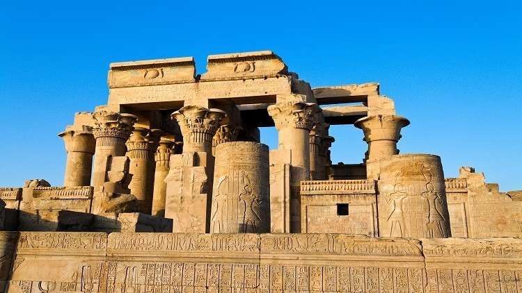 هيكل عظمي لامرأة من المصريين القدماء