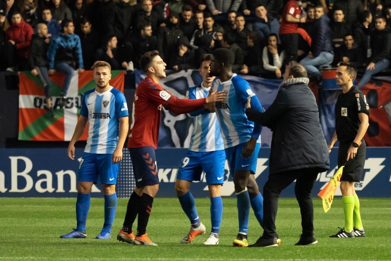 لاعب سنغالي يُهدد منافسه بالقتل في الدوري الإسباني.. والحكم يطرده من الملعب