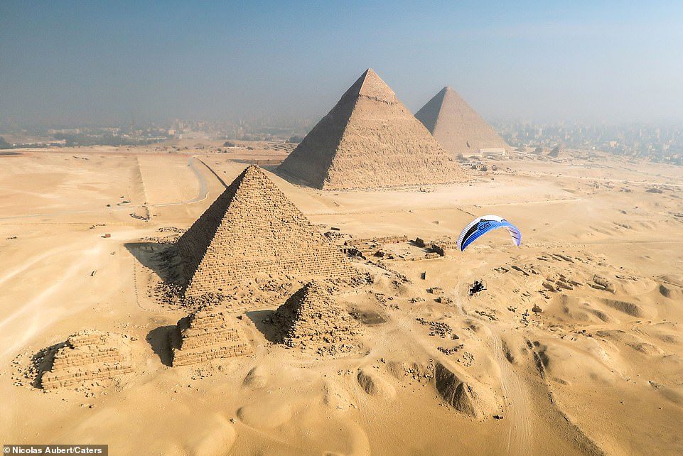 الأهرامات المصرية من السماء