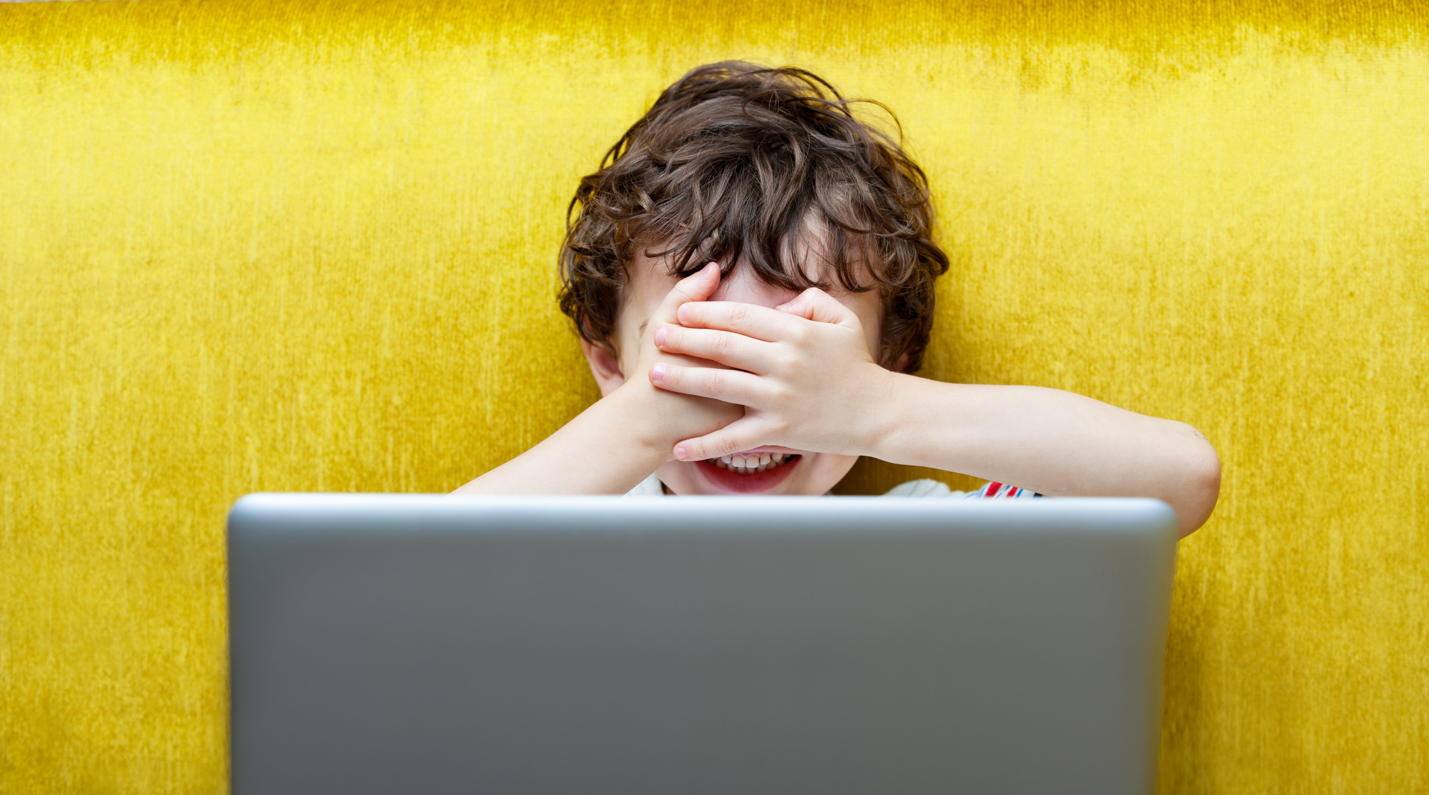 كيف تنظم استخدام أطفالك للإنترنت