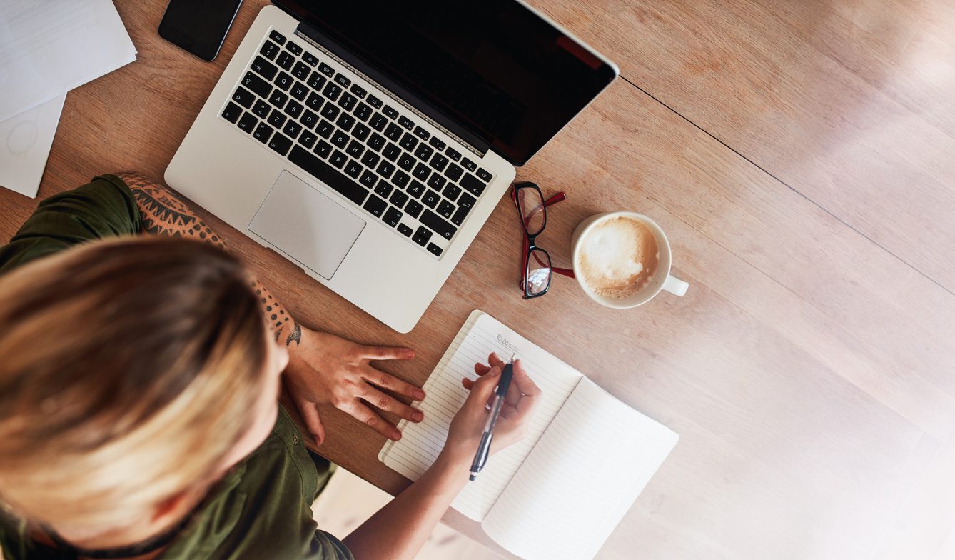 الكتابة الحرة.. هل نستطيع الهروب من فخ الأدلجة في مجتمعاتنا؟