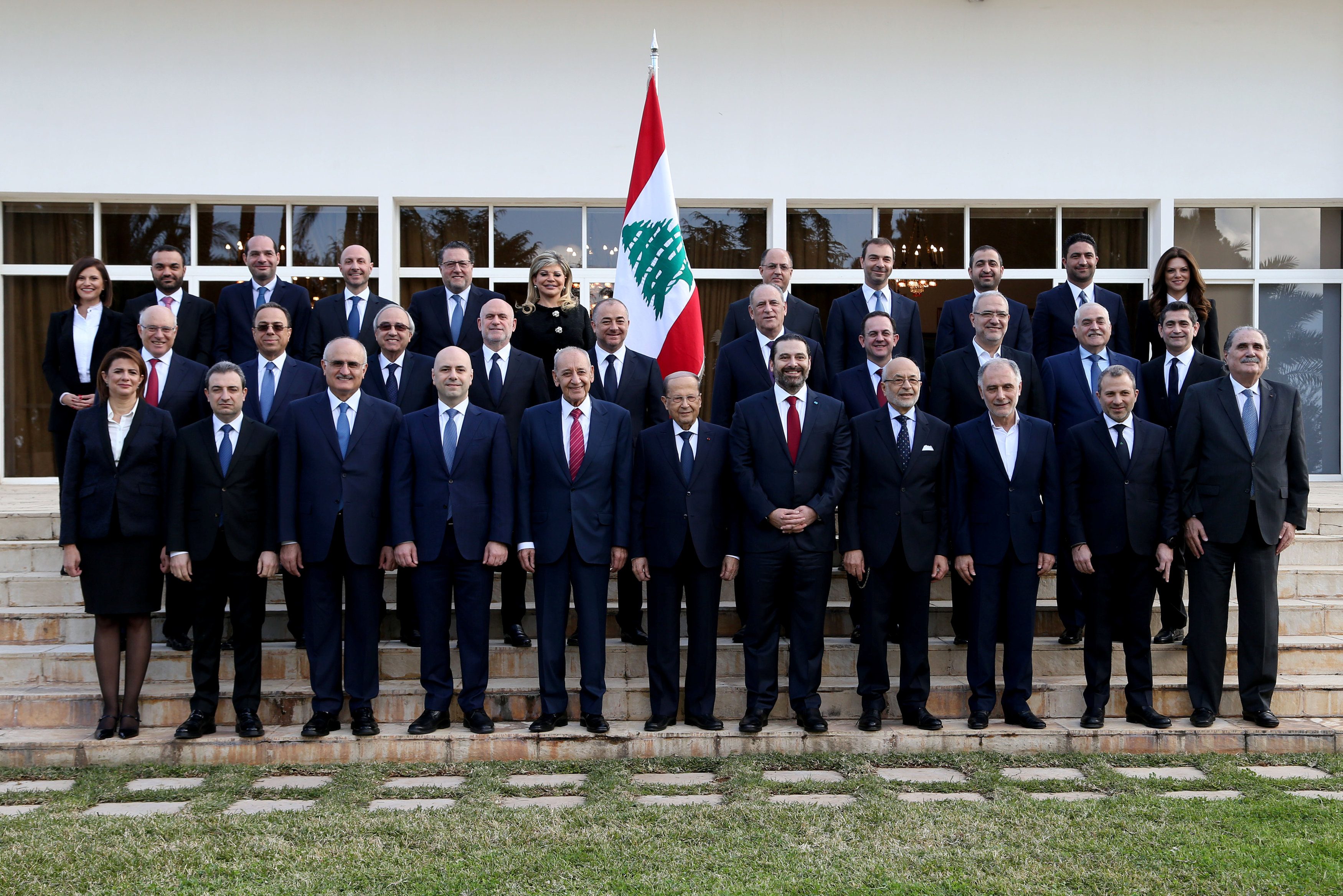 صورة تجمع أعضاء الحكومة اللبناينة الجديدة