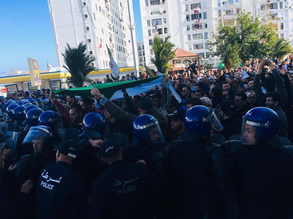 مظاهرات رفض «العهدة الخامسة» تعُم الجزائر