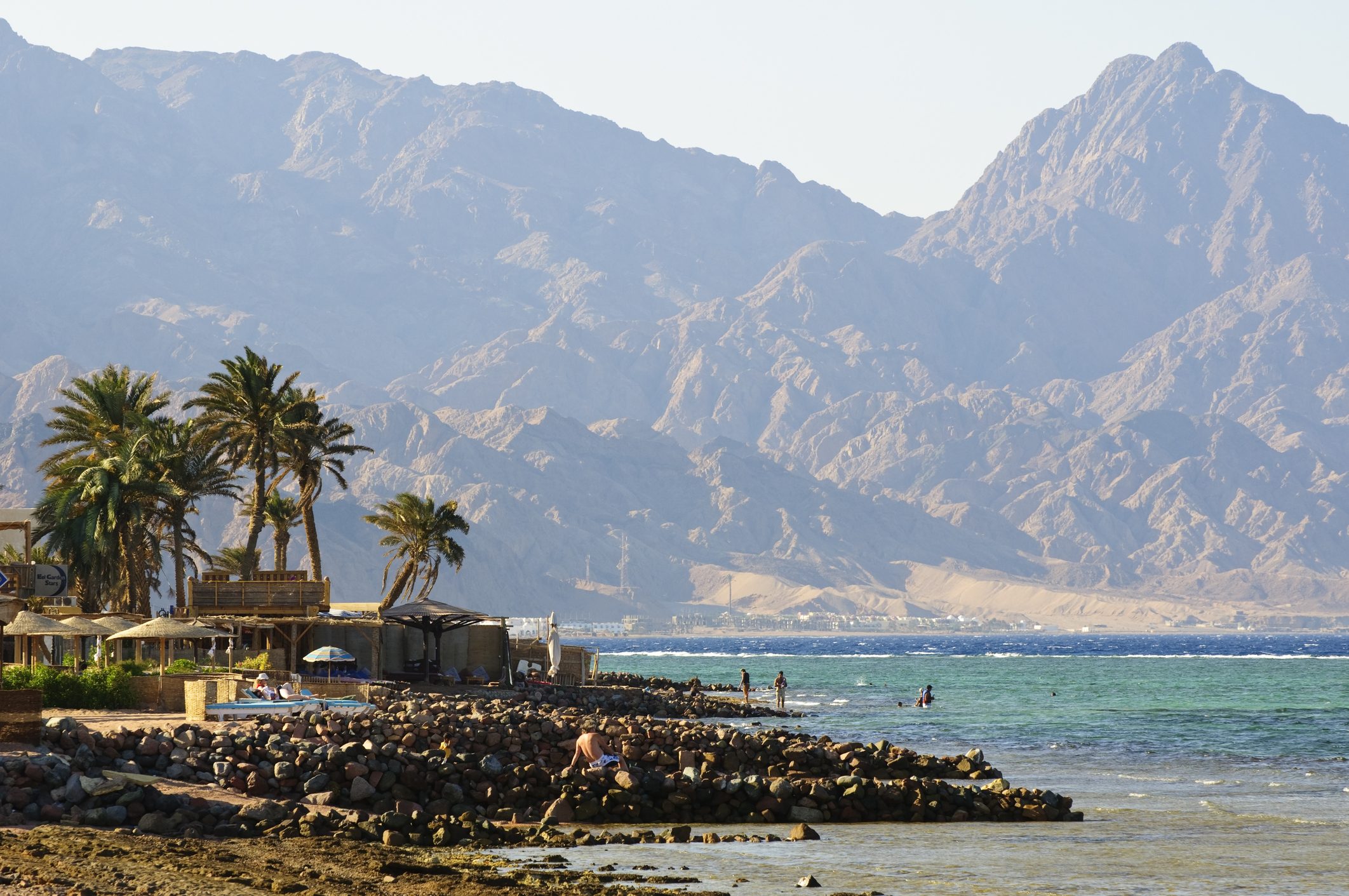 بعضاً من الأشياء التي يمكنك فعلها والأنشطة التي يمكنك ممارستها في دهب