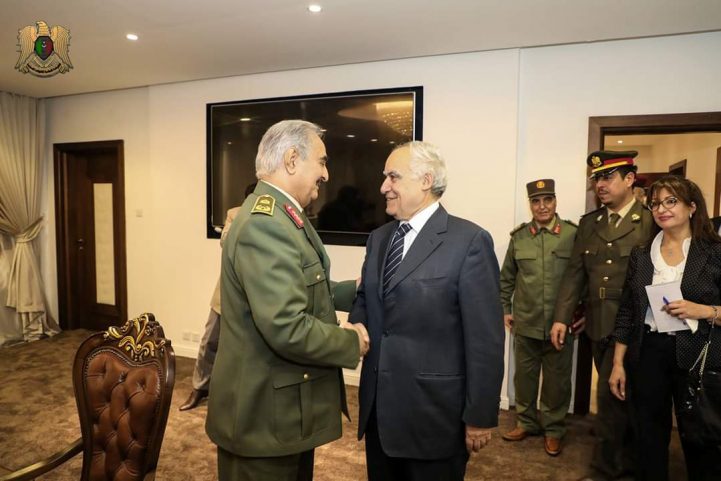 المشير خليفة حفتر يستقبل المبعوث الأممي لليبيا غسان سلامة/ رويترز