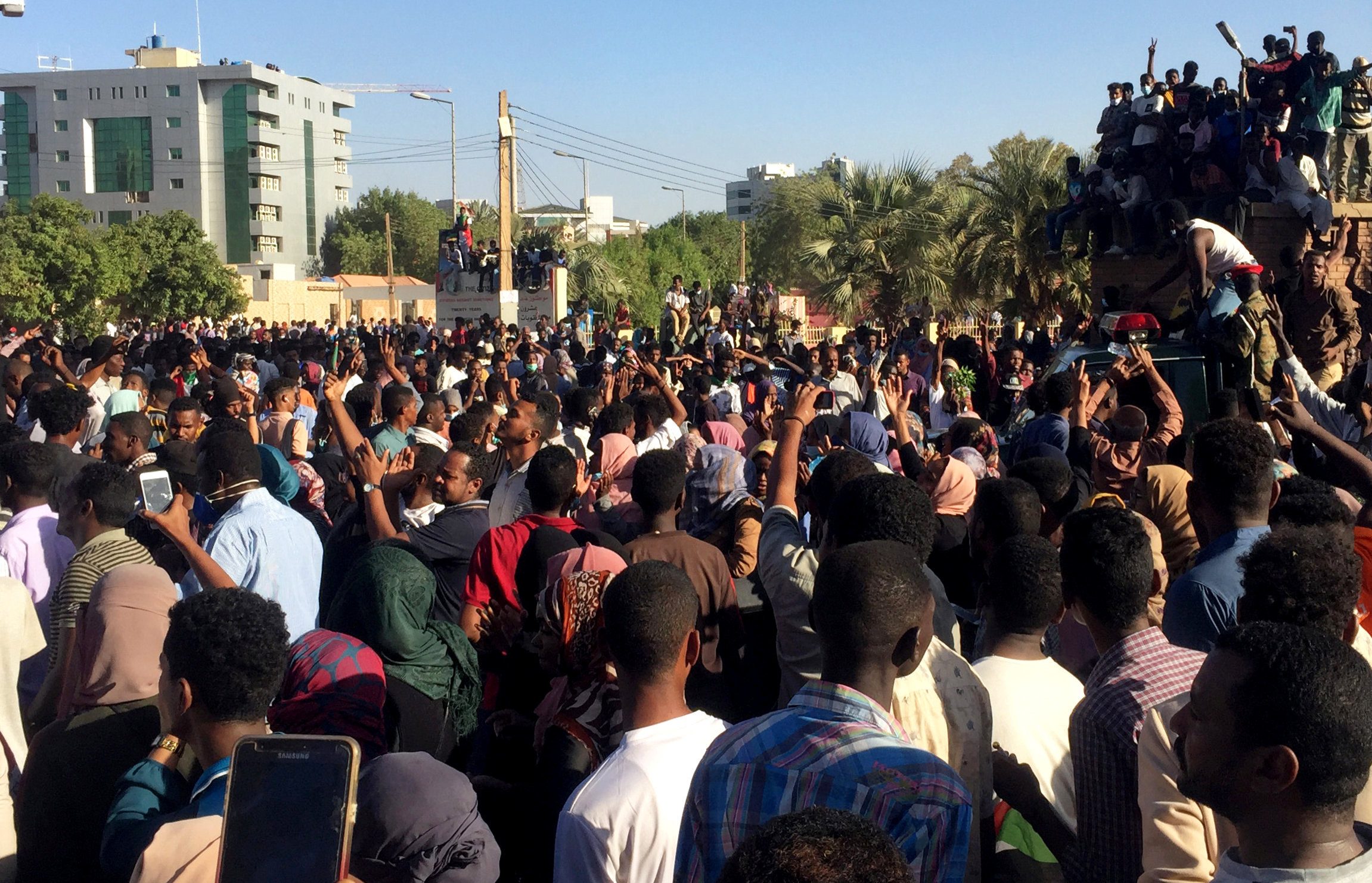 احتجاجات في السودان امام مقر إقامة البشير