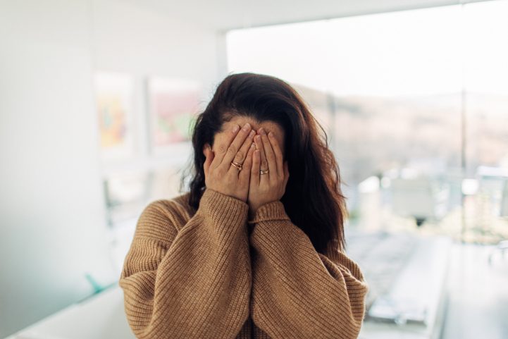 iStock/ الأشخاص مُفرطي الحساسية يخوضون الحياة وكأّن ما تستقبله حواسّهم أكثر من الأشخاص العاديين
