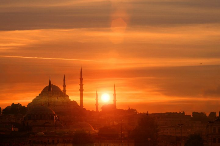 iStock/ أقصر عدد ساعات صيام في الجزائر: 15 ساعة و31 دقيقة.
