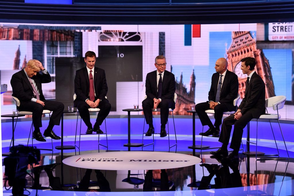 بوريس جونسون وجيريمي هانت ومايكل جوف وساجيد جافيد وروري ستيوارت يظهرون في مناظرة تلفزيون بي بي سي مع مرشحين يتنافسون على استبدال رئيس الوزراء البريطاني تيريزا ماي ، في لندن ، بريطانيا في 18 يونيو 2019.