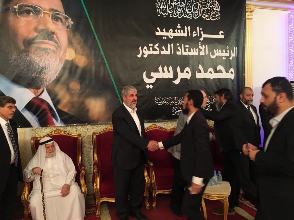 مشعل يعزي بوفاة مرسي ويشيد بمواقفه: رفض مقترحات غربية بضم غزة إلى مصر، ووقف مع القطاع والقدس (فيديو)