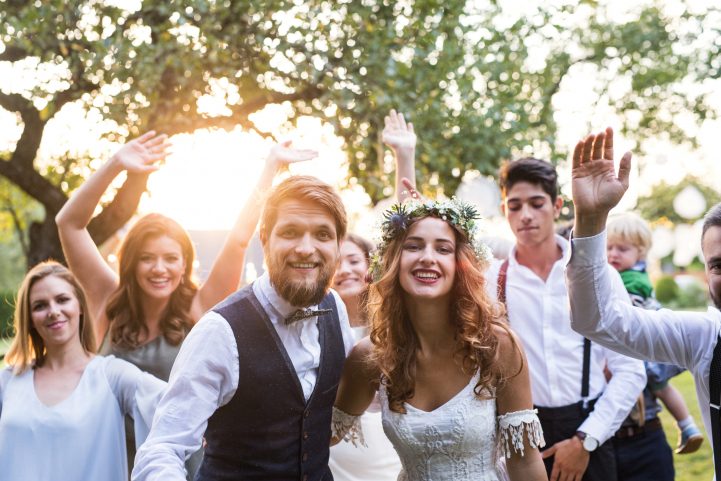 iStock \ لا تشاركي معلومات حول المكان وقائمة الطعام أو الضيوف