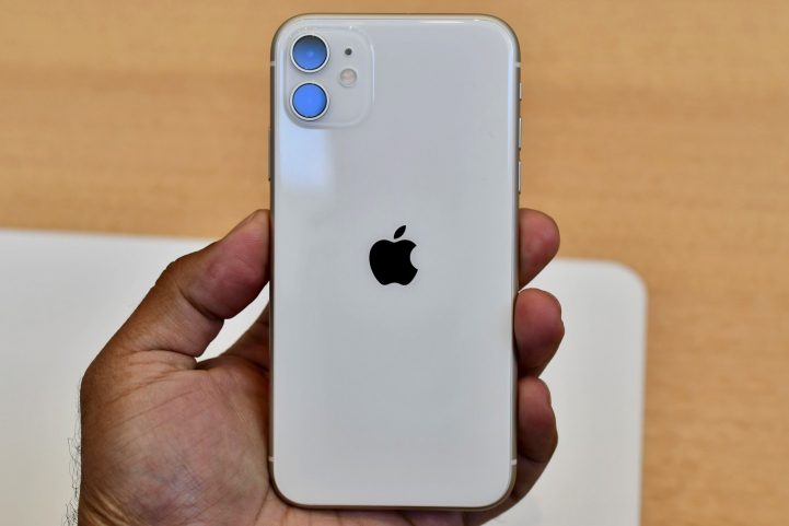 Social Media/ iPhone11