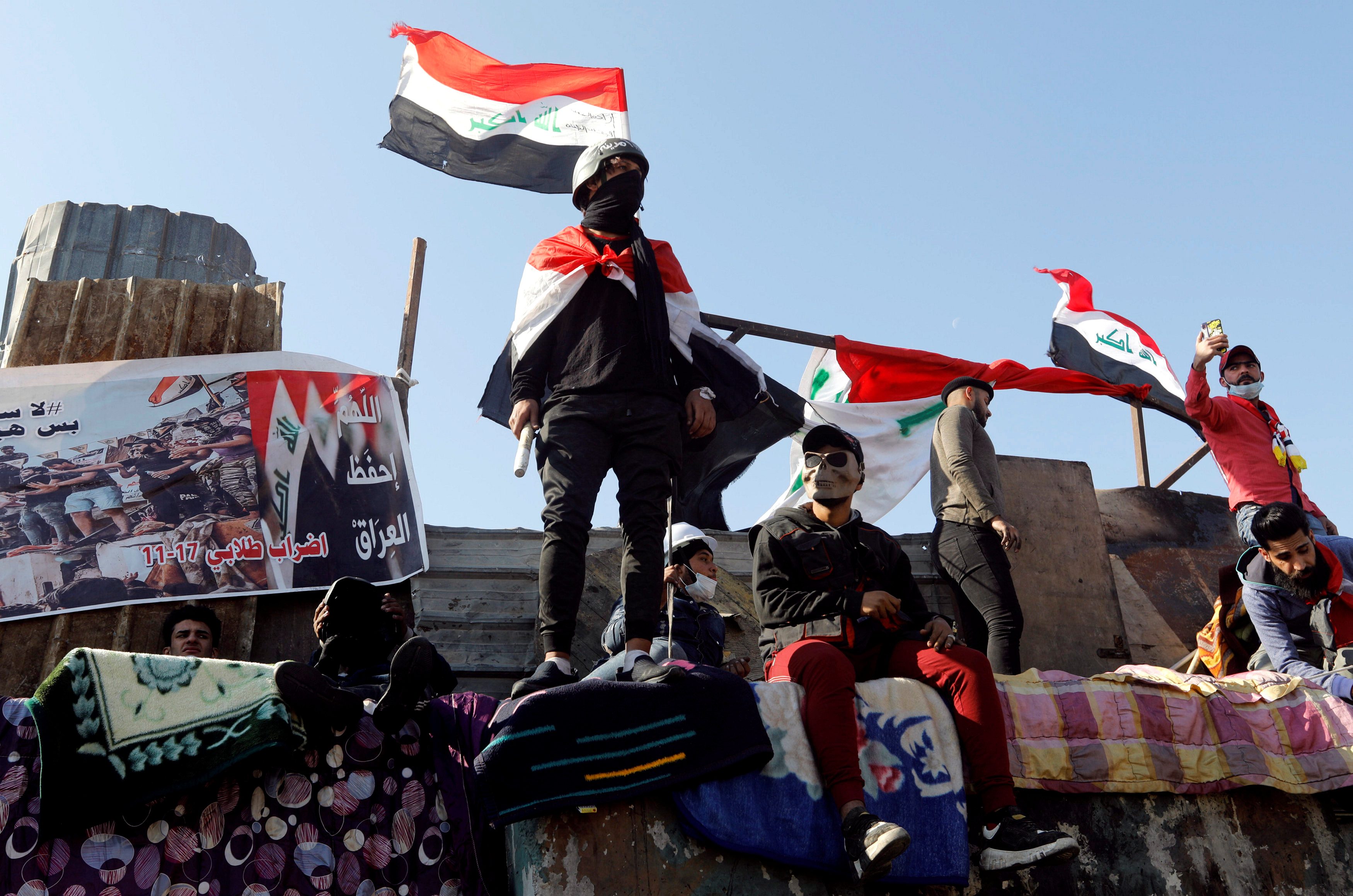 فتح النار وقنابل الغاز وسط بغداد.. الأمن العراقي يقتل متظاهرين في احتجاجات الجمعة