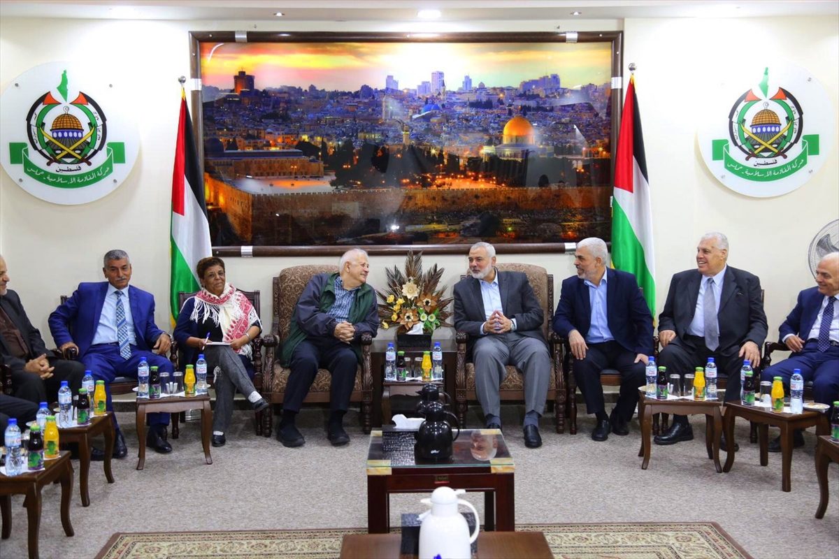 أوضح هنية "نجاح الانتخابات يحتاج إلى أجرائها في الضفة والقدس وغزة بشكل لا يقبل التأويل أو المناورة"
