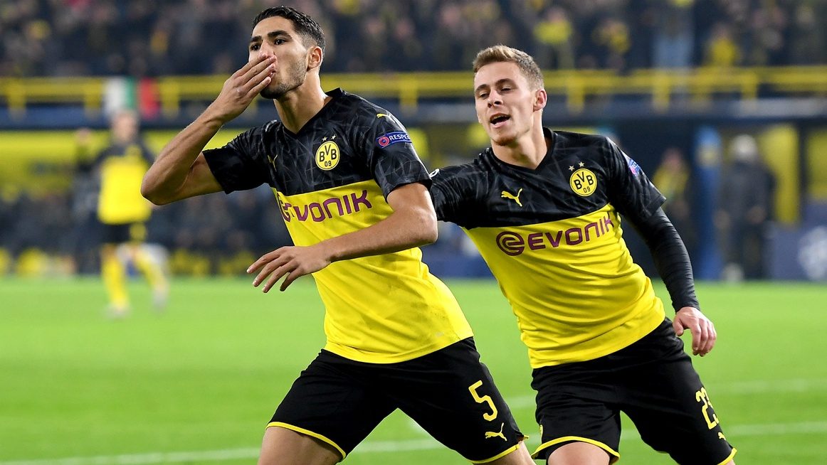 بعد تألقه الأوروبي الكبير.. مدرب دورتموند يوجه تحذيراً لحكيمي قبل كلاسيكو ألمانيا