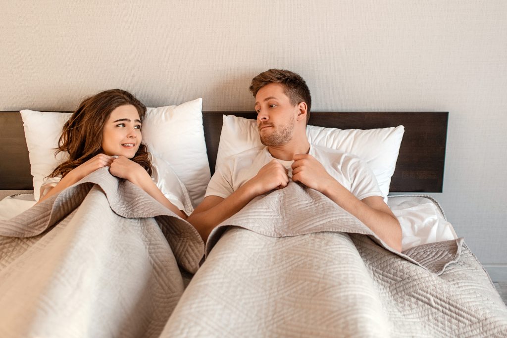 هل يمكن للإنسان أن يحظى بحب رومانسي بدون ممارسة الجنس