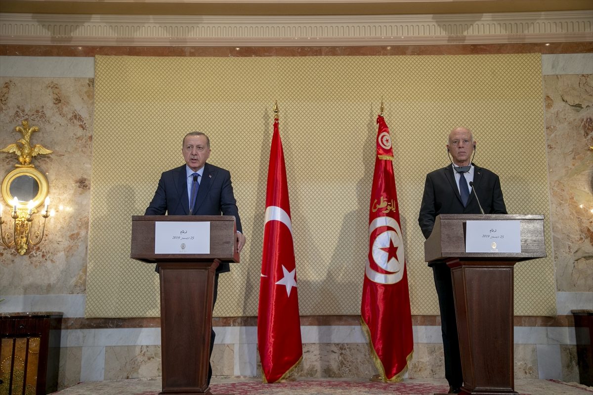 أردوغان يصل إلى تونس في زيارة غير معلنة، وقصي السهيل يعتذر عن تشكيل حكومة العراق، والإمارات تهنئ إسرائيل