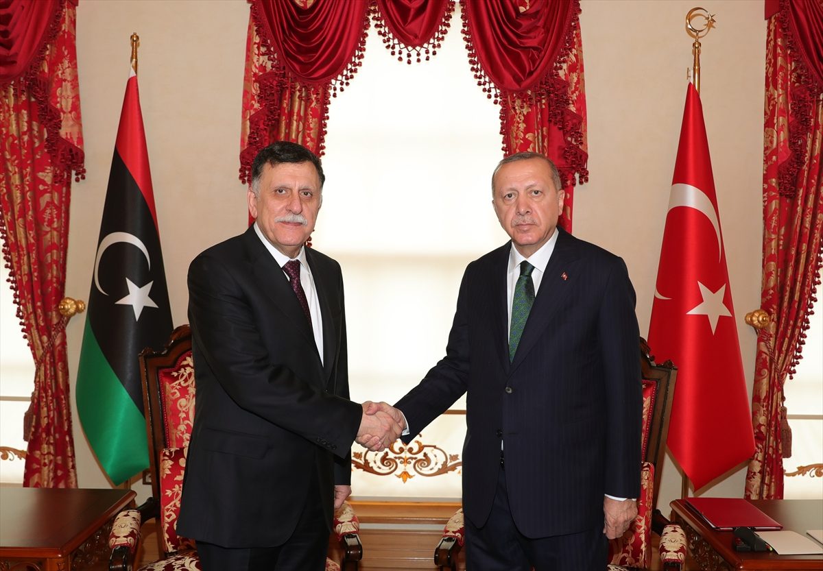 رجب طيب أردوغان مع فايز السراج