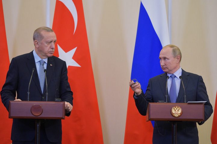 الرئيس التركي رجب طيب أردوغان، ونظيره الروسي فلاديمير بوتين/ رويترز