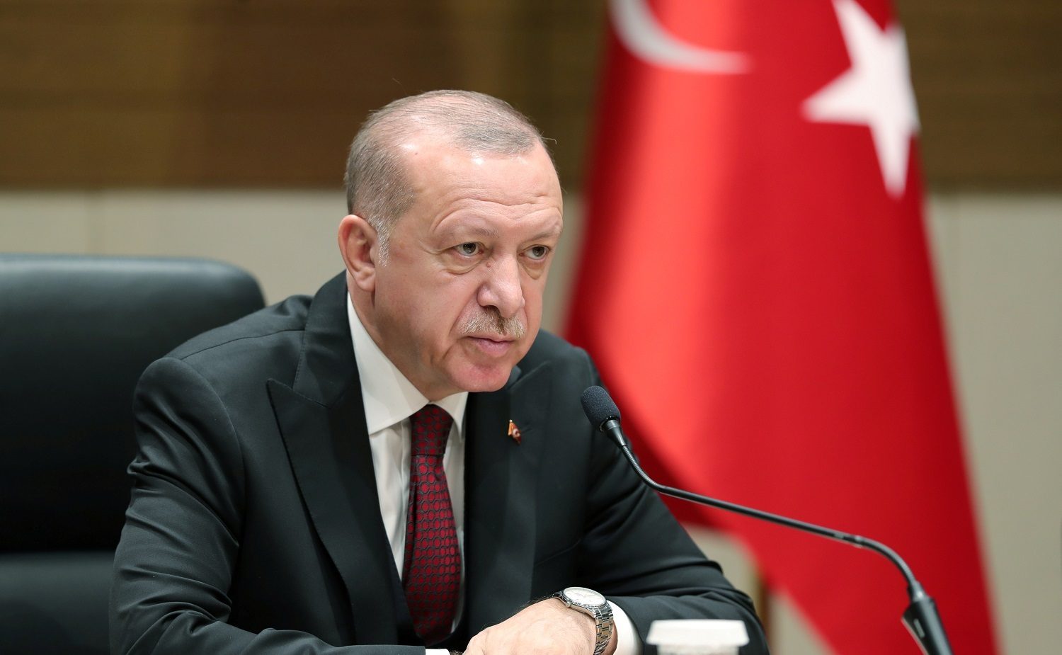 أردوغان يُمهل الأسد أياماً ويلوّح بالمواجهة: انسحبوا إلى وراء نقاطنا العسكرية بإدلب وإلا سنجبركم على ذلك