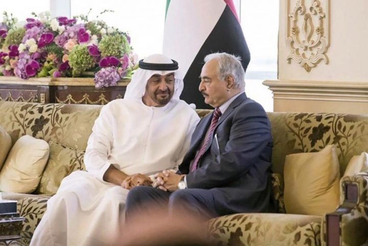 اللواء الليبي المتقاعد خليفة حفتر وولي عهد أبو ظبي محمد بن زايد - الشبكات الاجتماعية