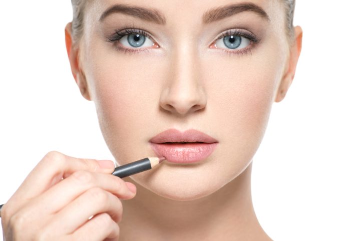 istock\ تحديد الشفاه