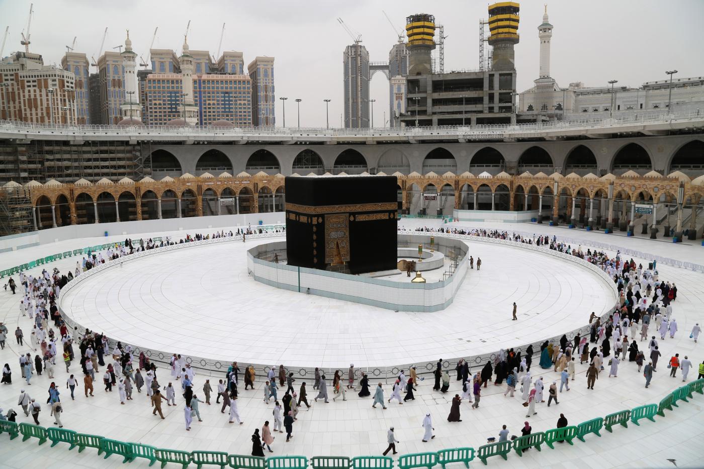 مجازر وأوبئة وسيول.. كم مرة ألغي الحج في التاريخ؟