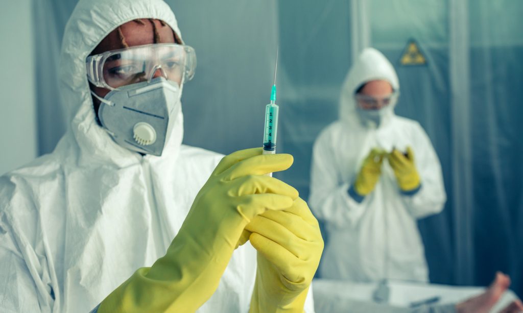 نظريات المؤامرة حول لقاح الكورونا