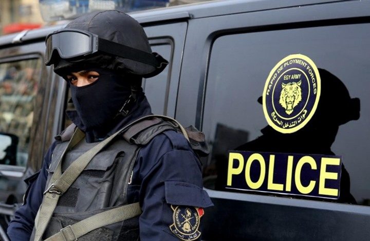 القبض على السائح البرازيلي المتهم بالتحرش بمصرية تبيعه ورق البردي.. عن الطبيب الشهير الذي يشاهده الملايين