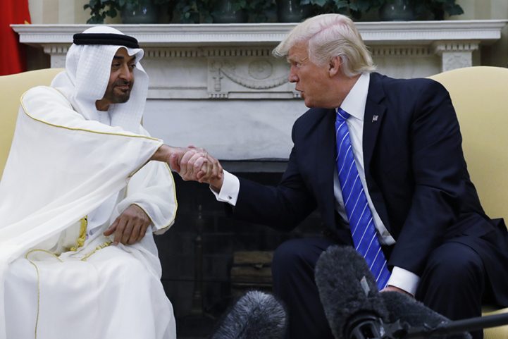 ترامب مع ولي عهد أبوظبي محمد بن زايد /رويترز