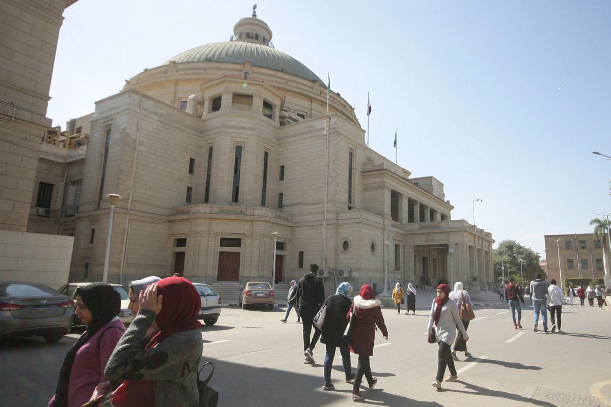 في بلد يعاني من إنترنت بسرعة السلحفاة.. ما الصعوبات التي تواجه الطلاب والأساتذة في التعليم الجامعي بعد كورونا؟