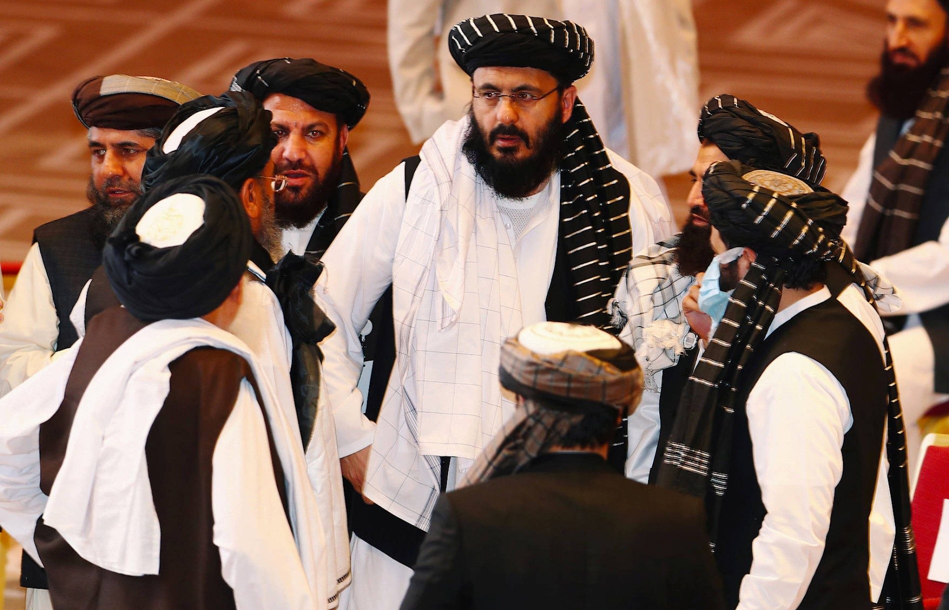 من معتقل في غوانتانامو إلى مفاوض لبومبيو.. أفغاني قضى 12 عاماً بالسجن يشارك في محادثات السلام
