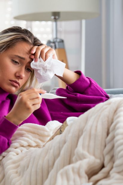 هناك فرق بين كوفيد-19 والزكام والإنفلونزا والحساسية - iStock