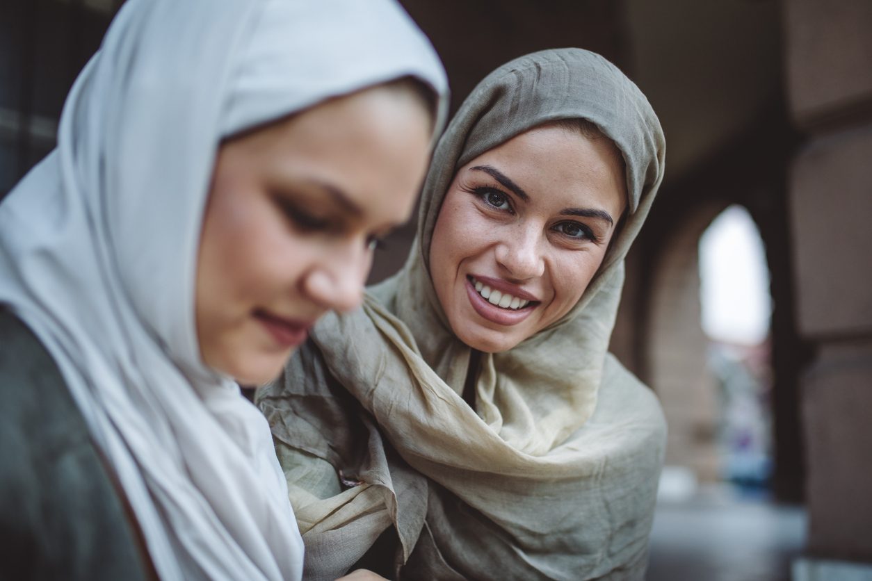 لن تتخلصوا منهم متى شئتم.. كيف يجب أن تنظر فرنسا لمسلمي أوروبا؟